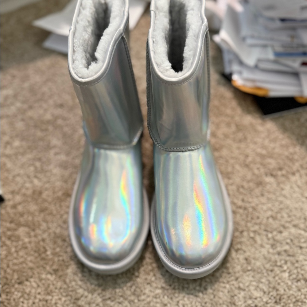 UGG  Women Holographic Silver Boots size 8 never worn!